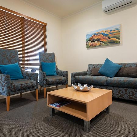 רוטורואה Regal Palms Resort מראה חיצוני תמונה A living room in a typical apartment
