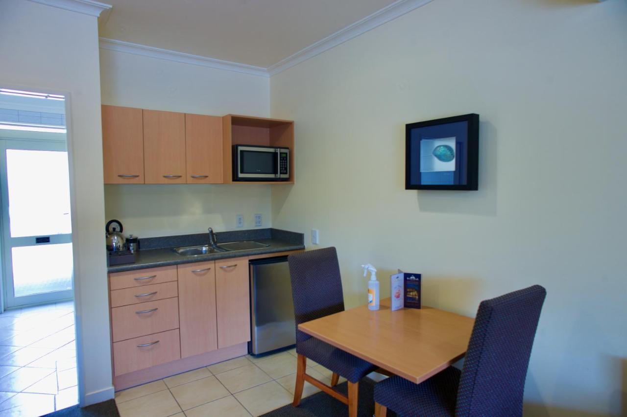 רוטורואה Regal Palms Resort מראה חיצוני תמונה Kitchenette in a one-bedroom apartment